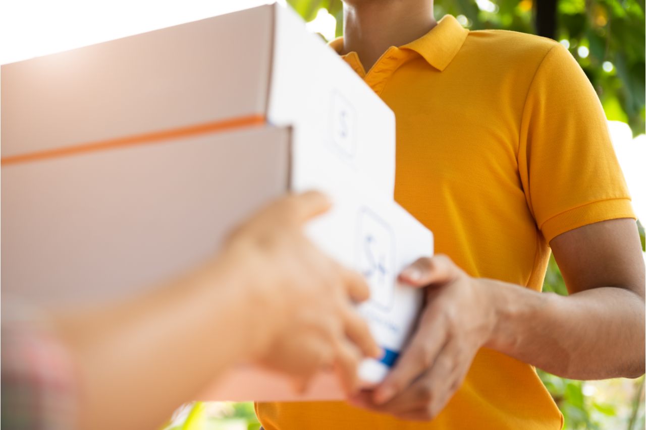 7 Polo Shirt Uniform Benefits