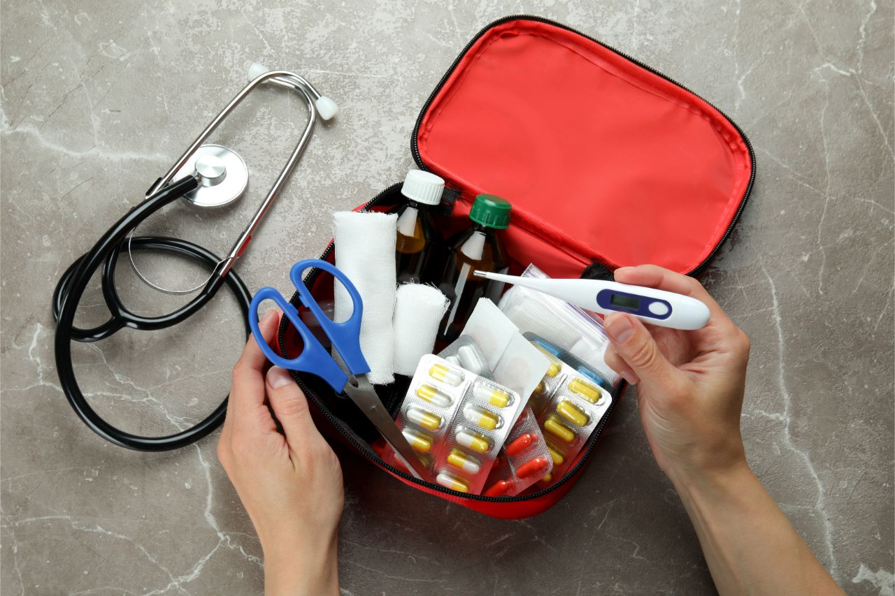 Organize the first aid kit 