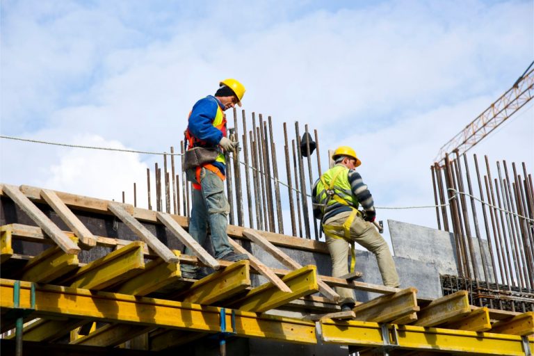 10 Necessary Safety Equipment For Construction Work